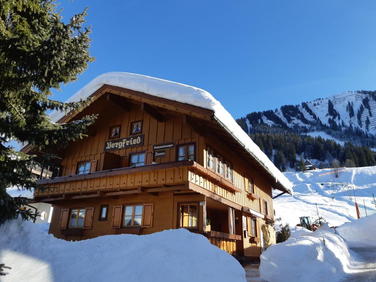 Das Bergfried - Urlaub Zentral Und Ruhig! Apartment Riezlern Exterior photo